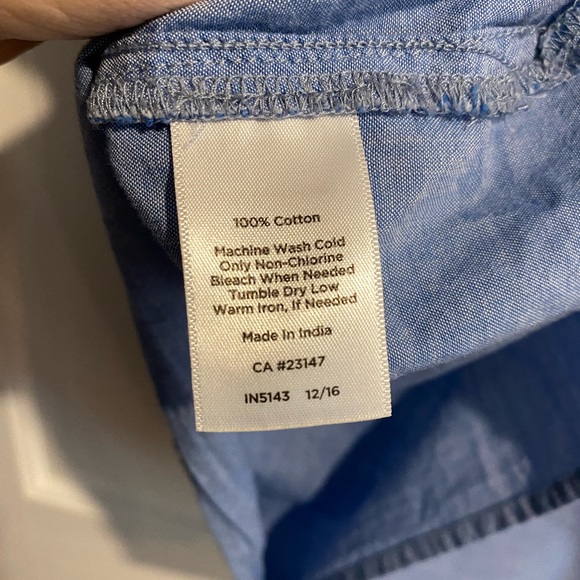 Talbots embroidered sleeveless shirt - Picture 4 of 4